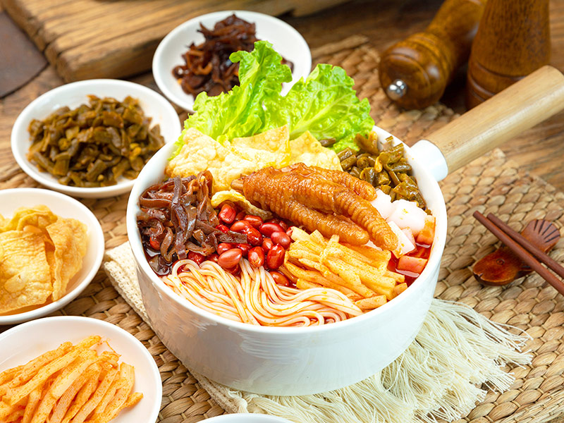 螺螄粉加盟熱潮席卷全國(guó)，特色美食成創(chuàng)業(yè)新藍(lán)海
